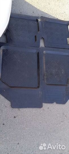 Автомобильные коврики резиновые