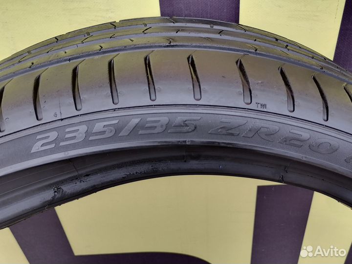 Pirelli P Zero PZ4 235/35 R20