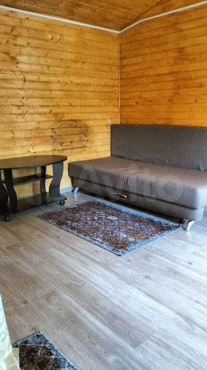 Дом 20 м² на участке 10 сот.