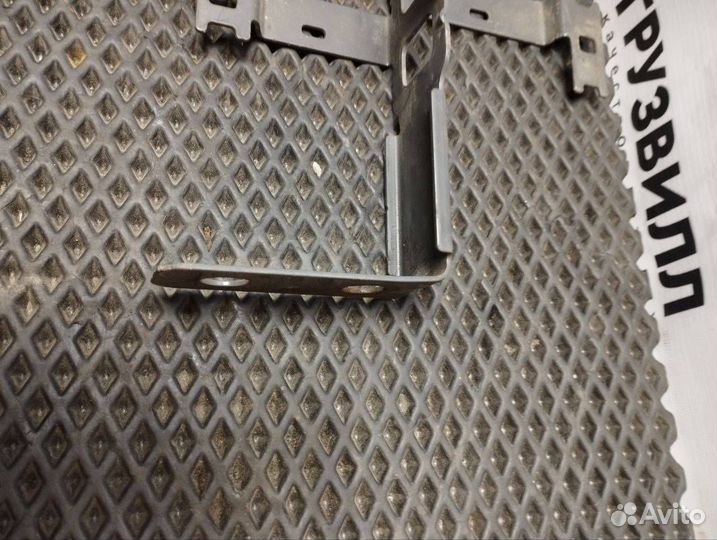 Кронштейн (крепление) Volvo FH4 21347555