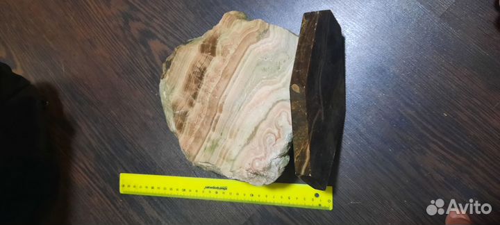 Камни оникс яшма диорит пирит мигматит