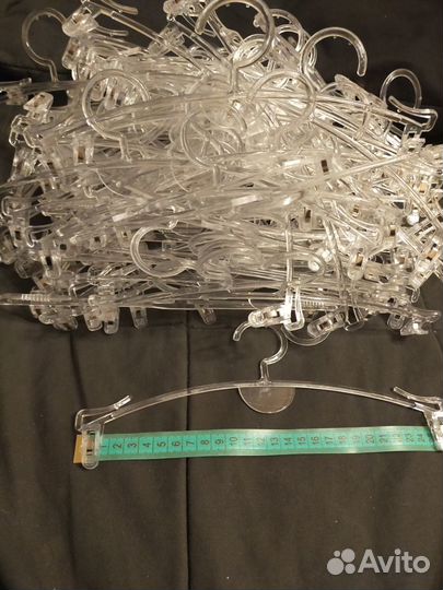 Вешалка с зажимами. Плечики