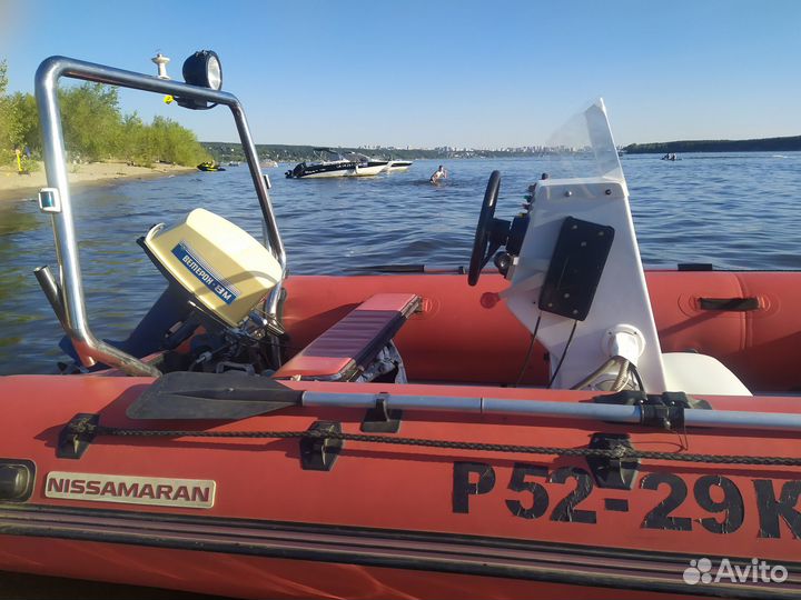 Nissamaran 420 с рулём, мотором и прицепом