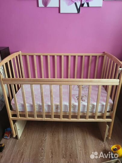 Кровать с маятником