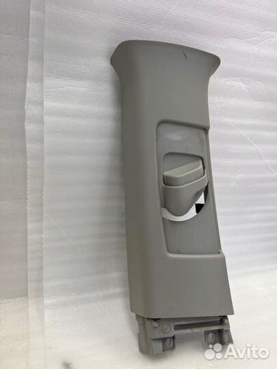 Накладка центральной стойки (верхняя) Toyota Camry