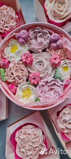 Зефирные цветы в шляпной коробочке