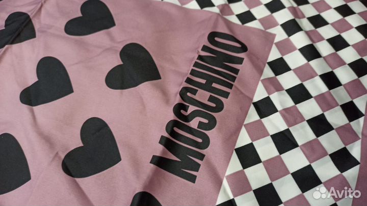 Moschino платок 95cm твилл шелк италия оригинал