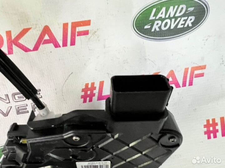Замок боковой двери передний правый Land Rover