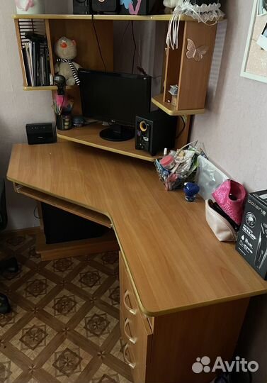 Компьютерный стол