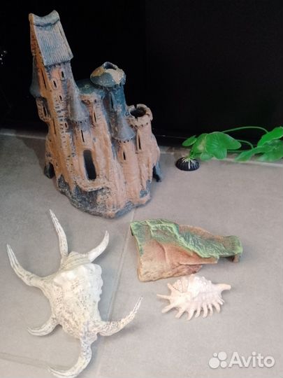 Замок для аквариума