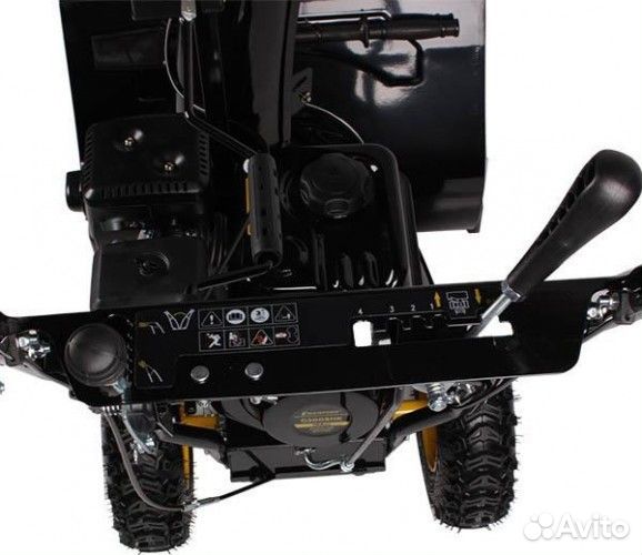 Бензиновый снегоуборщик champion ST 661 ST661