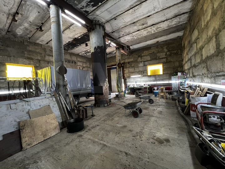 Гараж, > 30 м²