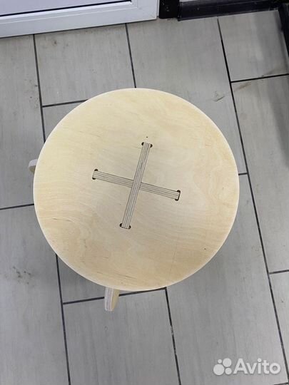 Табурет деревянный