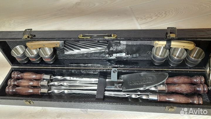 Подарочный шашлычный набор шампуров в кейсе