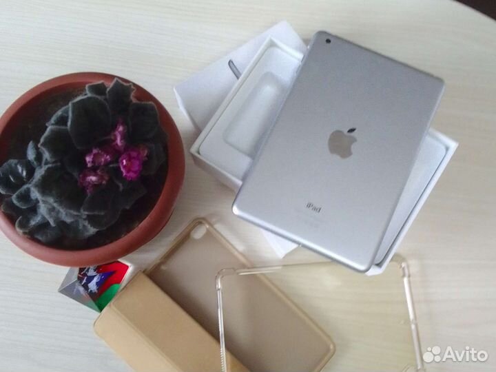 Планшет iPad mini 2