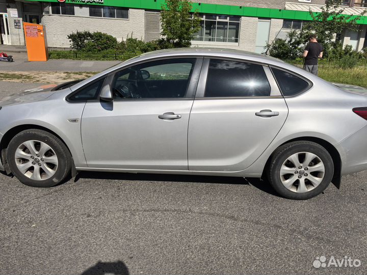 Opel Astra 1.6 AT, 2014, 167 000 км