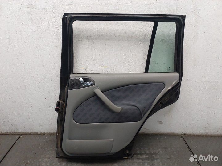 Дверь правая задняя Skoda Octavia Tour