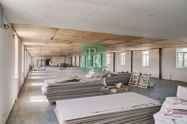 Помещение 500 м² на первой линии Камышового шоссе