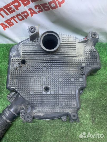 Корпус воздушного фильтра Renault Logan 1 седан