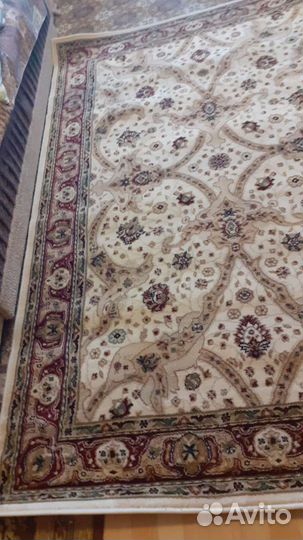 Ковер шерстяной новый