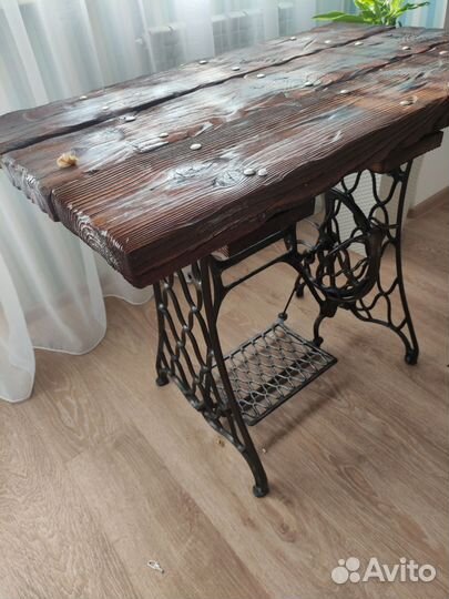 Стол и табурет деревянный