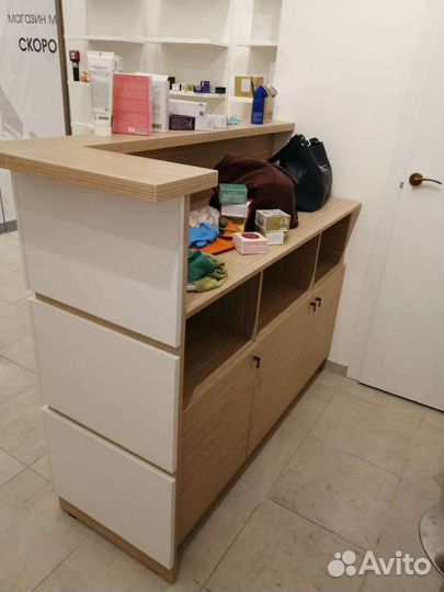 Мебель для магазина косметики, Торговая мебель