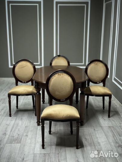 Столы и стулья