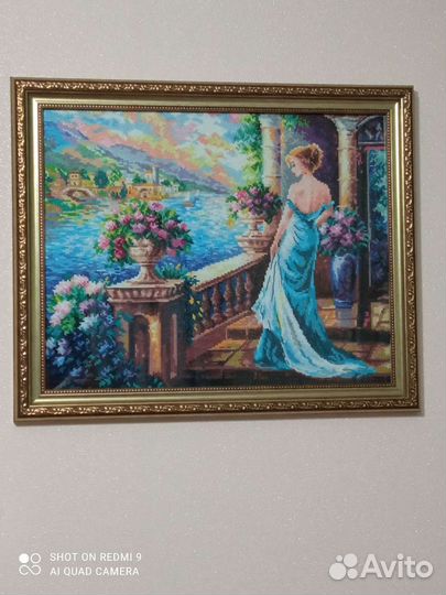 Картина вышита крестиком