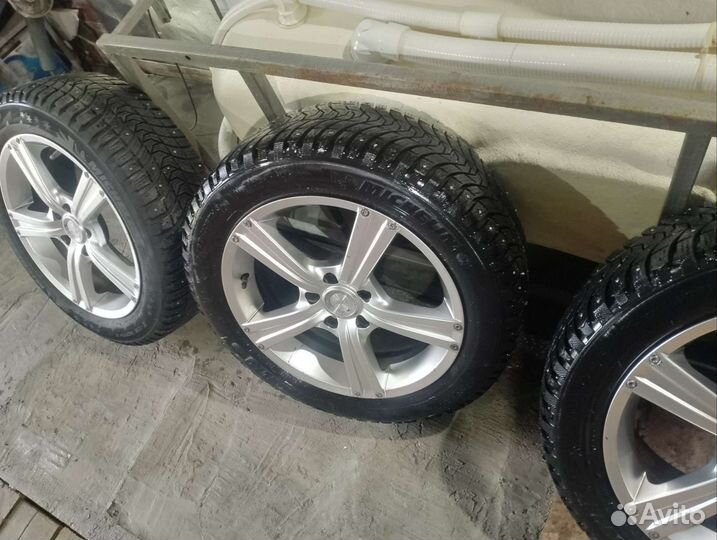 Продам колеса зимние r17