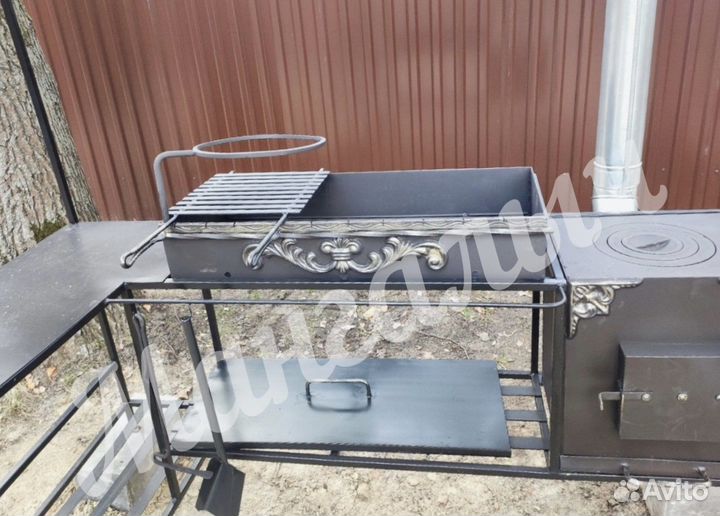 Мангал с крышей