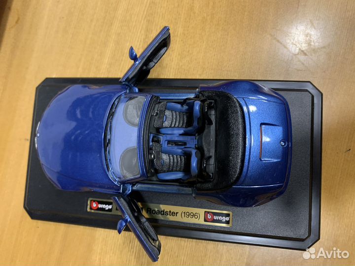 Модель авто 1:24 Burago BMW M Италия