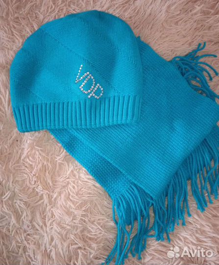 Комплект шапка и шарф новые