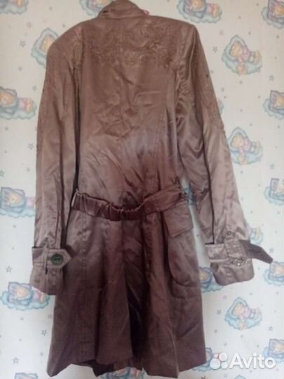 Плащ тонкий коричневый