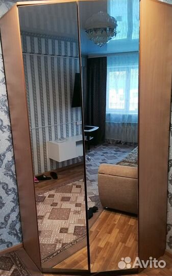 Угловой шкаф с зеркалом бу
