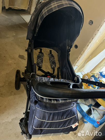 Прогулочная Коляска с перекидной ручкой