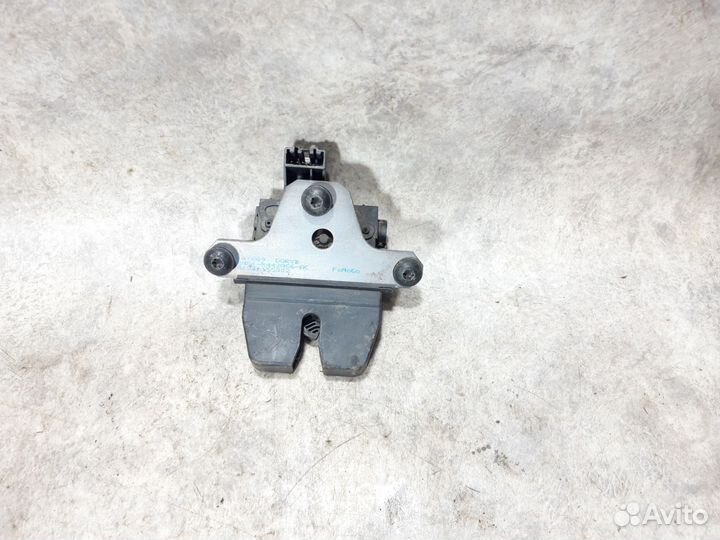 Замок багажника Форд Фокус 2