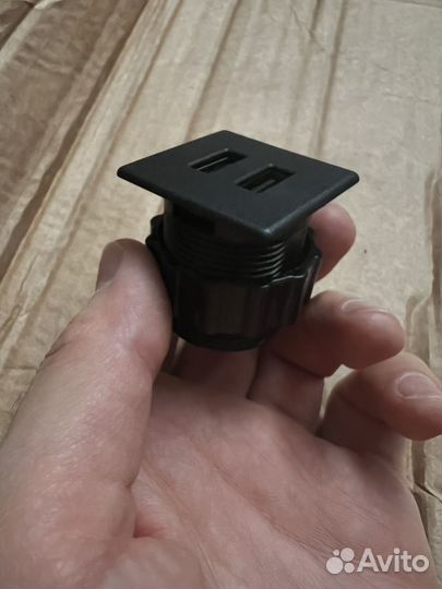 Встраиваемая USB-розетка