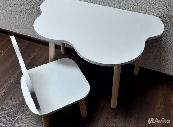 Столик и стульчик новый в наличии