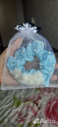 Модная резинка для волос с вышивкой красивая