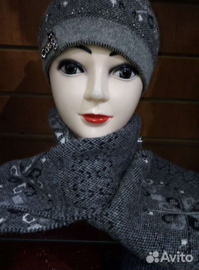 Комплект шапка с шарфом