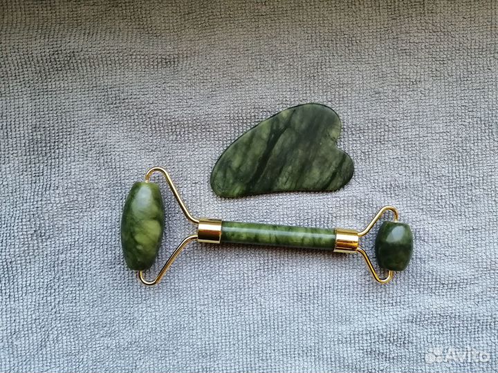 Роликовый массажер для лица нефритовый