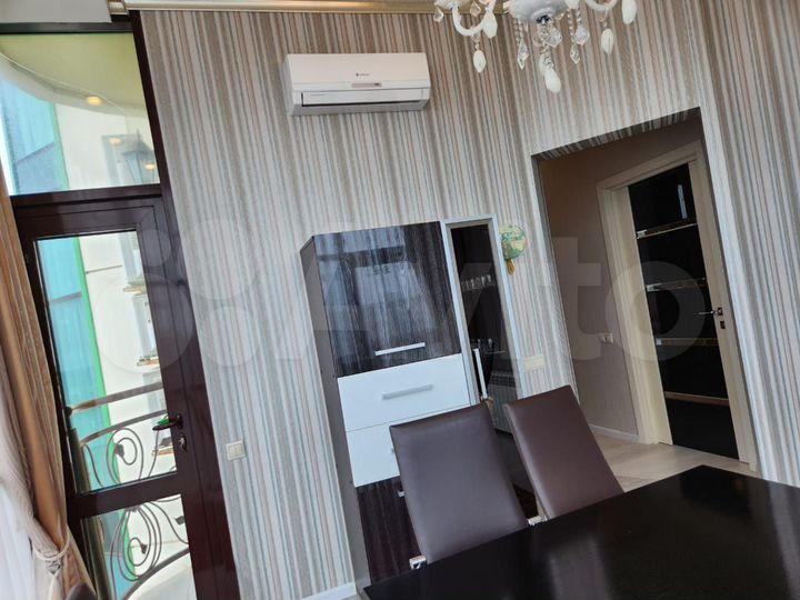 3-к. квартира, 82 м², 4/10 эт.