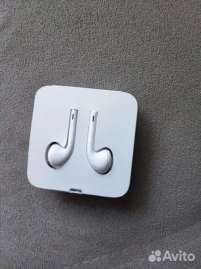 Наушники для iPhone проводные