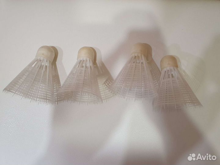 Воланчик для бадминтона