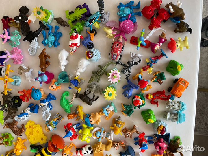 Игрушки из киндера пакетом