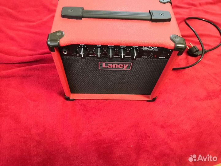 Гитарный комбоусилитель