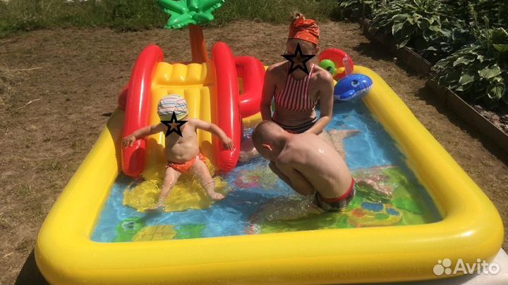 Детский надувной бассейн с горкой intex