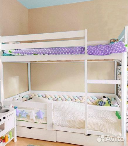Кровать из массива двухъярусная 