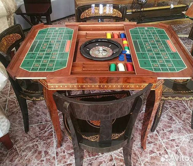 Антикварный игровой стол, шахматы, нарды, покер