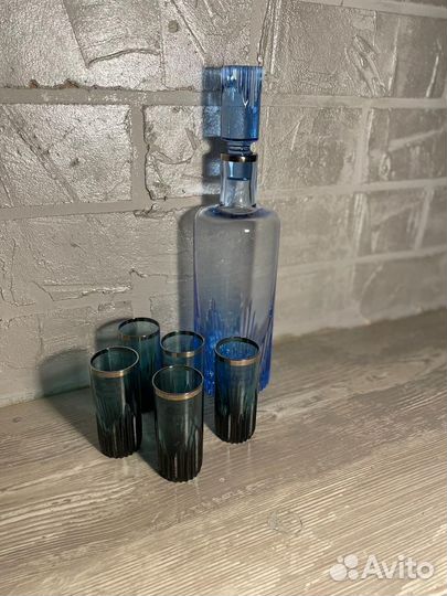 Графин с рюмками